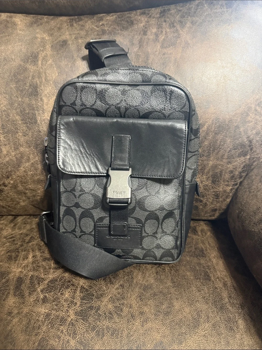 Coach Men’s Black Signature Crossbody Belt Bag